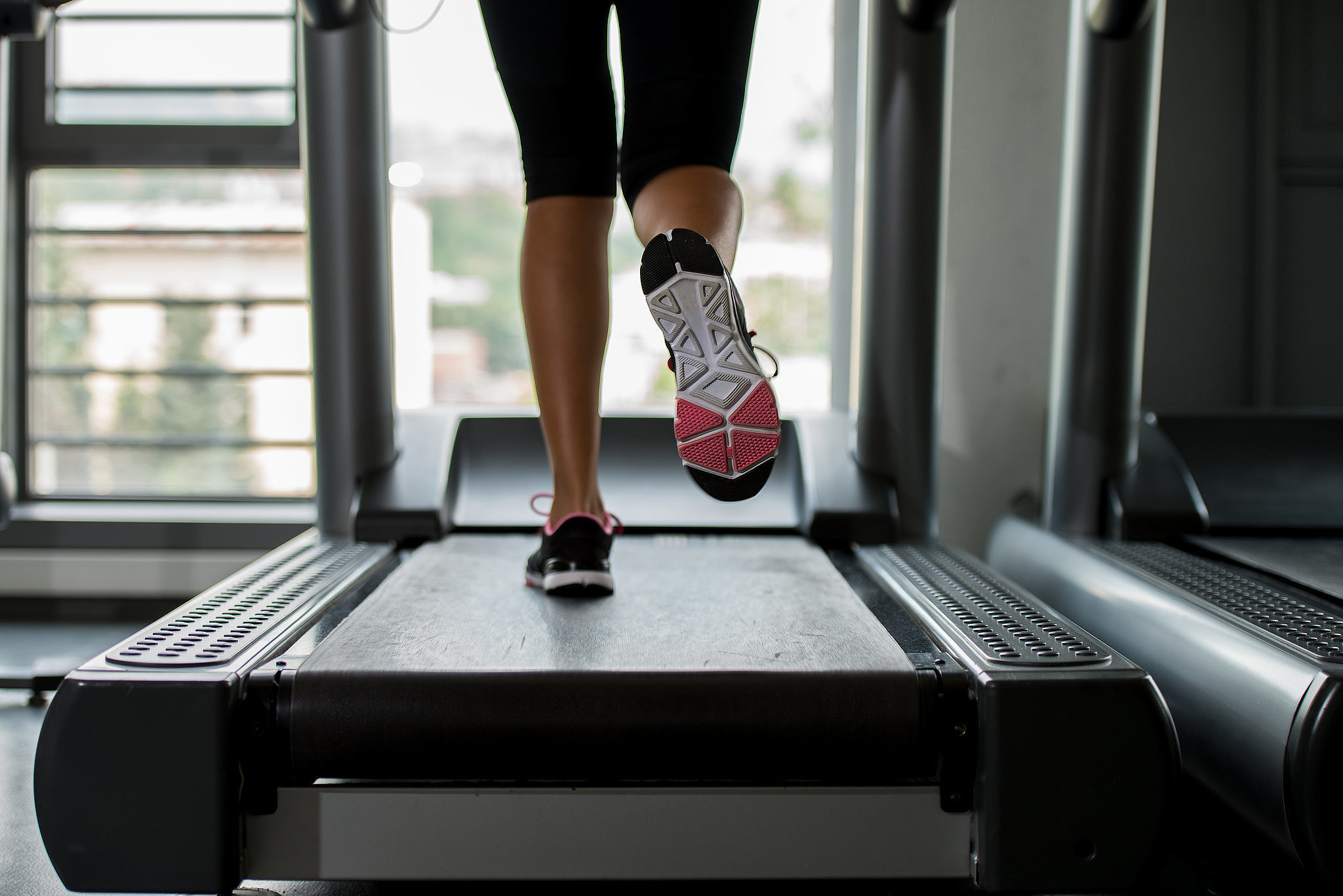Correre Sul Tapis Roulant Senza Scarpe